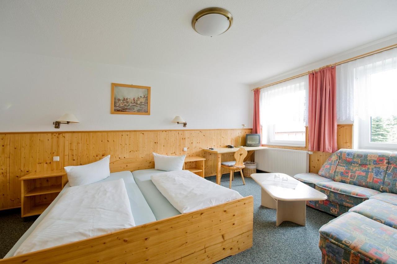 Sportpark Rabenberg Hotel Breitenbrunn  Buitenkant foto