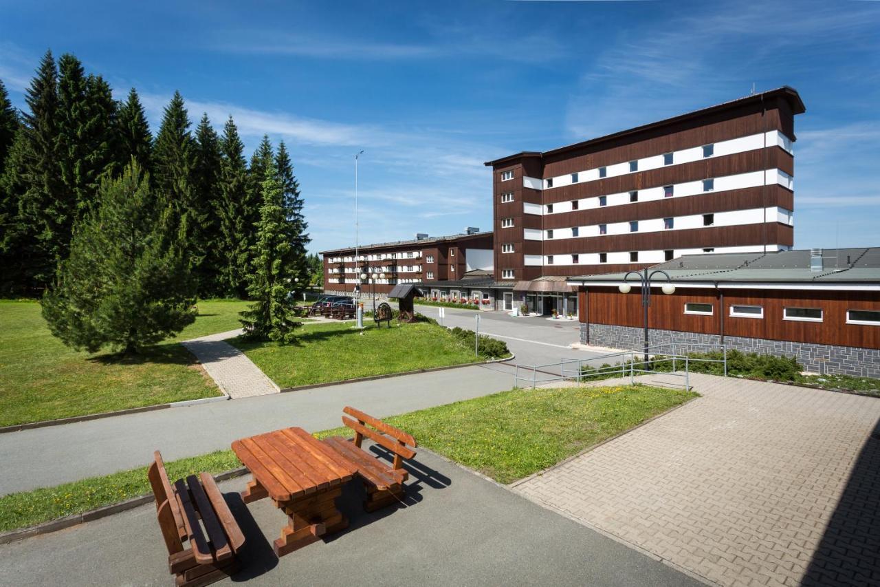 Sportpark Rabenberg Hotel Breitenbrunn  Buitenkant foto